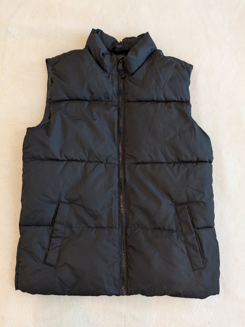 Old Navy Boys Black Quilted Puffer Vest Size XL (14-16) - Like New!